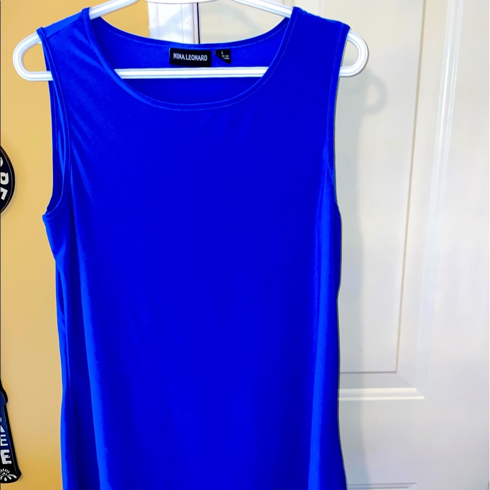 Beautiful Nina Leonard Sea Blue Sleeveless Tank top!